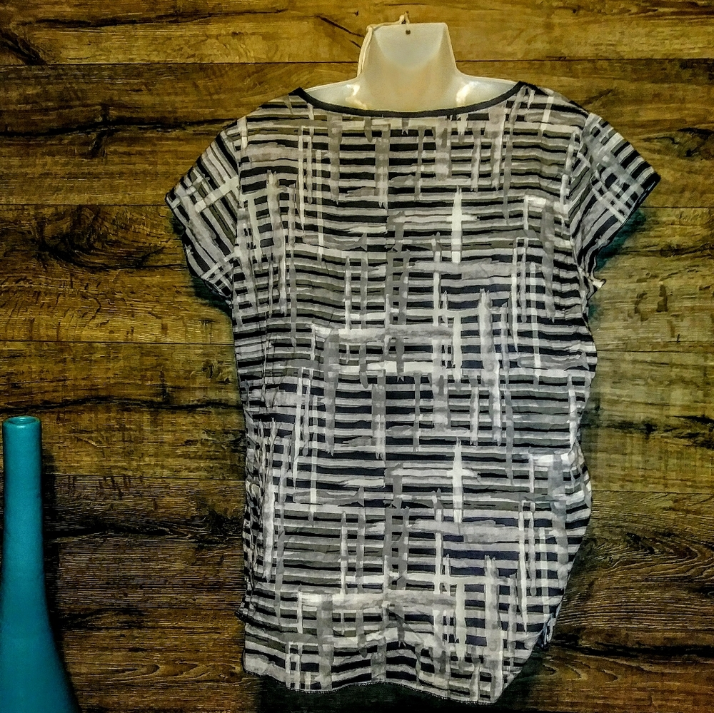 Cato Top Size XXL Light Weight Buckle Front EUC - Picture 3 of 10